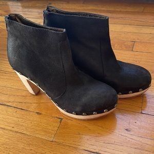 Cynthia Vincent clog boots, black, size 9